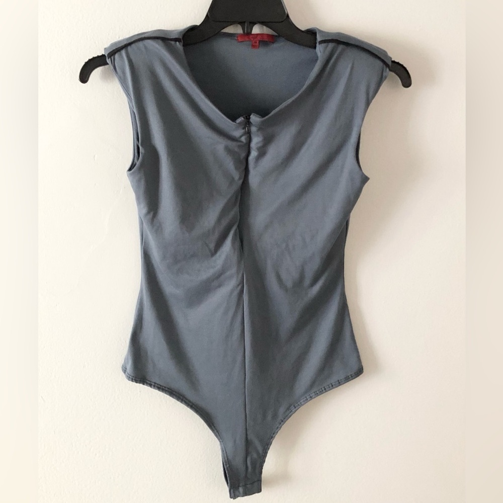 Red Buckle Zip Sleeveless Slate Blue Bodysuit Medium